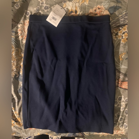 NWT Theory Navy pencil skirt size small - Picture 2 of 4